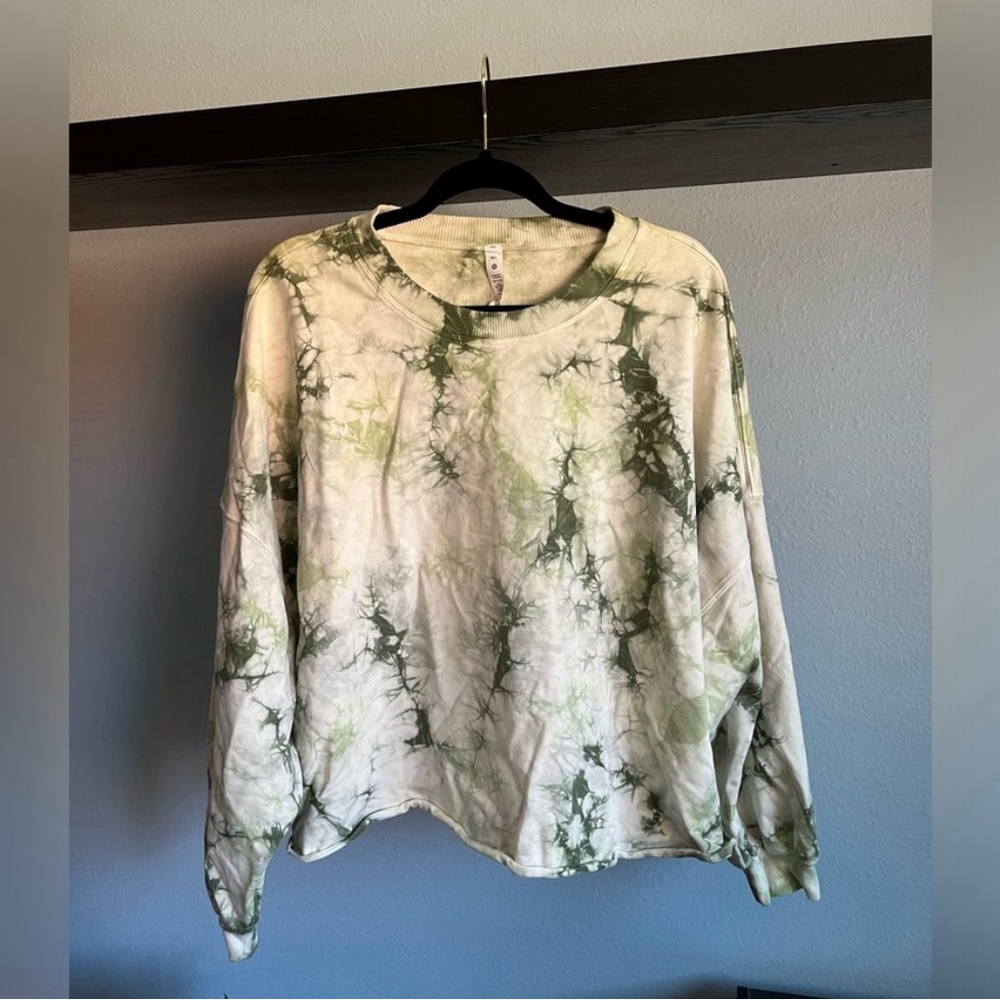 🍋 LIKE NEW Lululemon LA Oversized Boxy Crew - Camo Wash Willow Green/Army Green